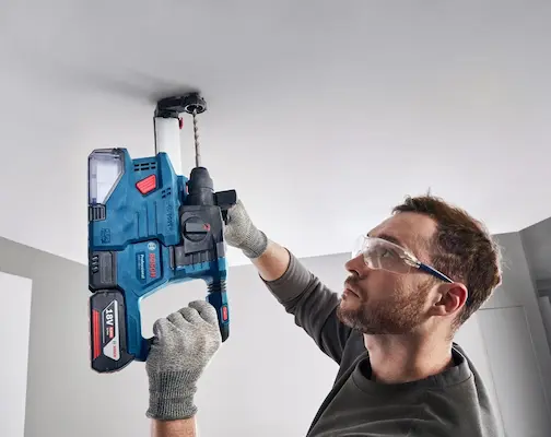 Bosch GBH 18V-22 und GDE 18V-12